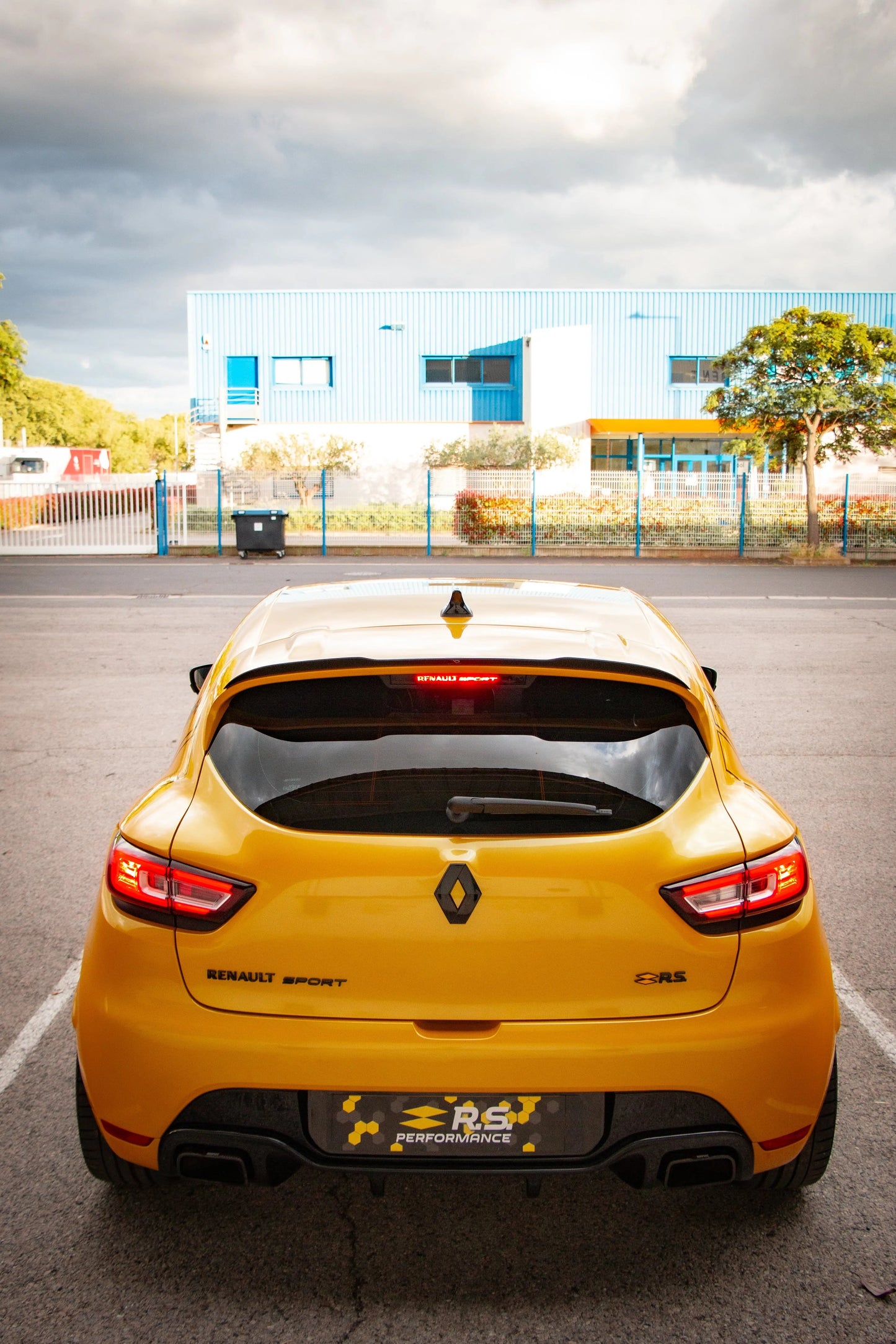 Caches Plaques RS Performance – Design Sportif FlexOAuto