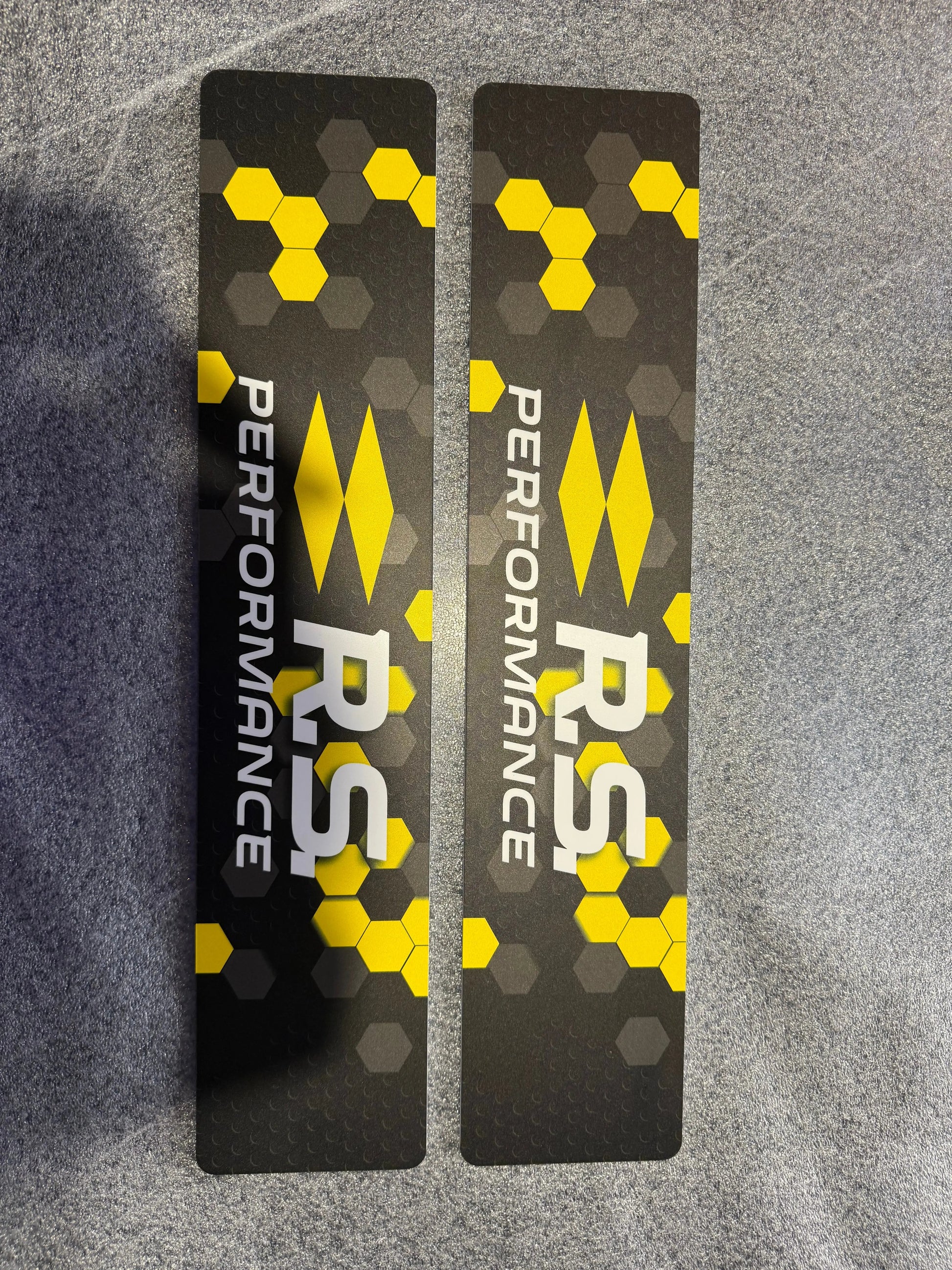 Caches Plaques RS Performance – Design Sportif FlexOAuto