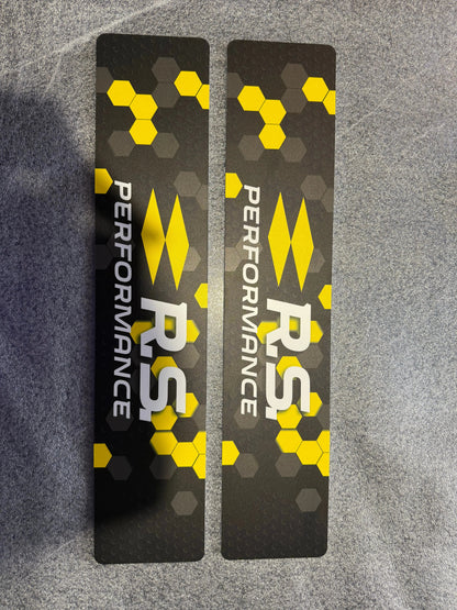 Caches Plaques RS Performance – Design Sportif FlexOAuto