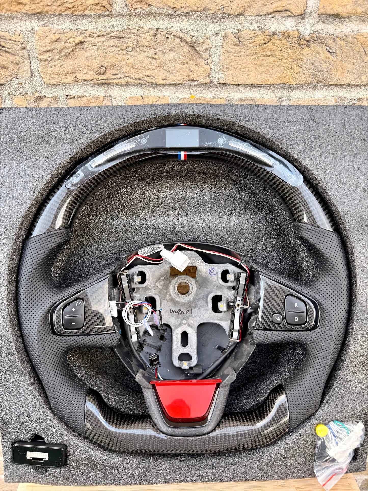 Volant Carbone – Renault Clio 4 RS (Shift-Light intégré) FlexOAuto