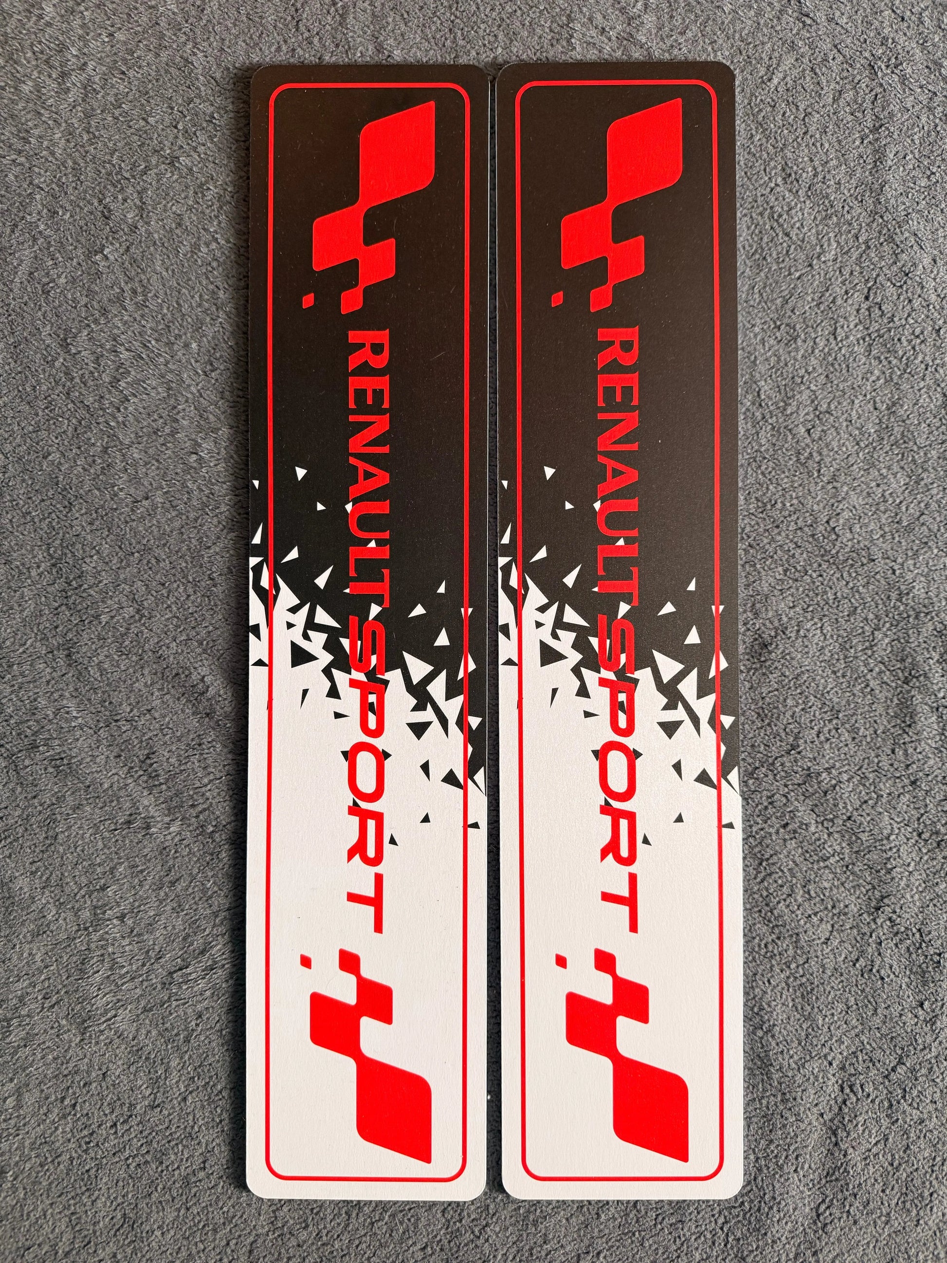 Cache-plaque Renault Sport Rouge & Noir | Édition Racing FlexOauto FlexOAuto